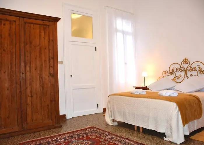 Ca\' Del Moro, Central Apartment